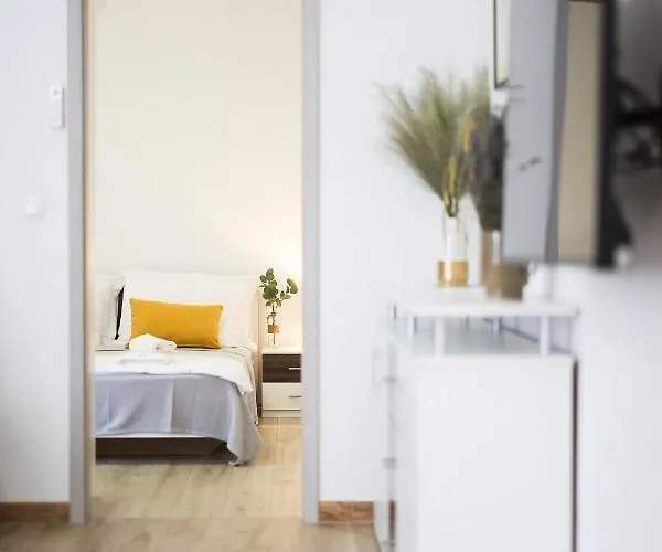 Апартаменти Mathilda's Задар